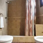 Casa Mercedes, 아파트 *