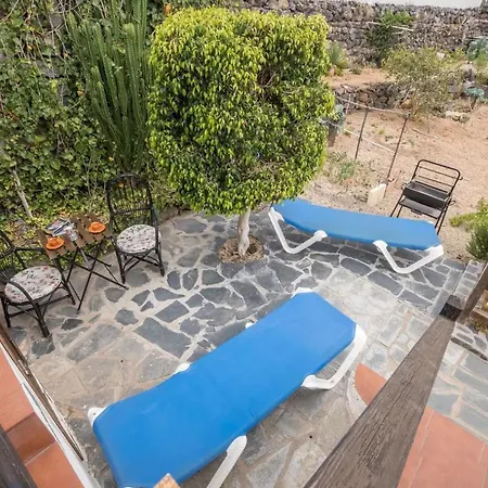 Casa Mercedes, *