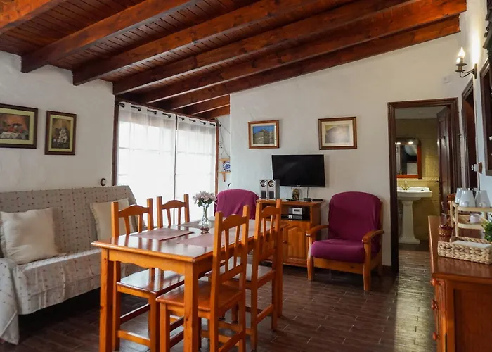 Casa Mercedes, * Тамаймо